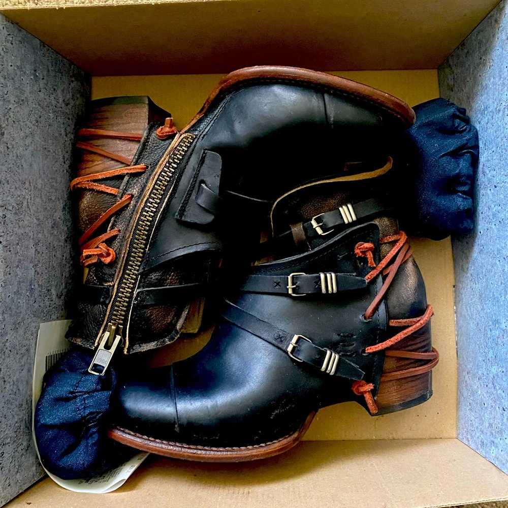 Freebird Crue ankle boots black size 9